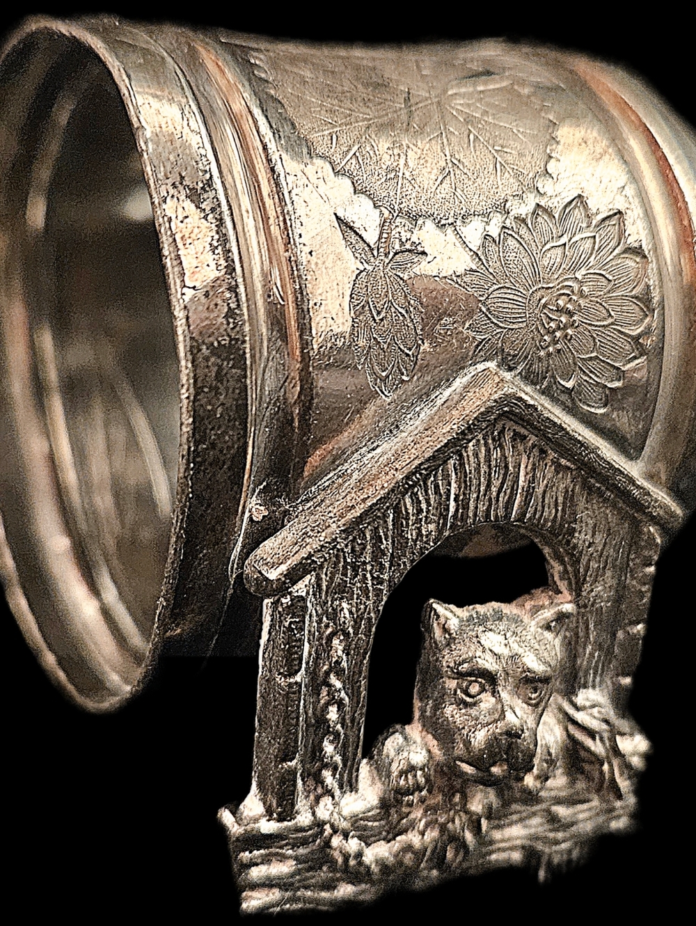 Vintage Antique Meriden #270 Silverplate Dog Doghouse Napkin Ring Victorian Rare